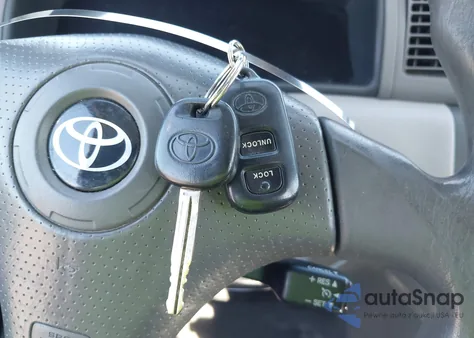 2005 Toyota Corolla Le z USA, uszkodzony, nr VIN 1NXBR32E75Z465931